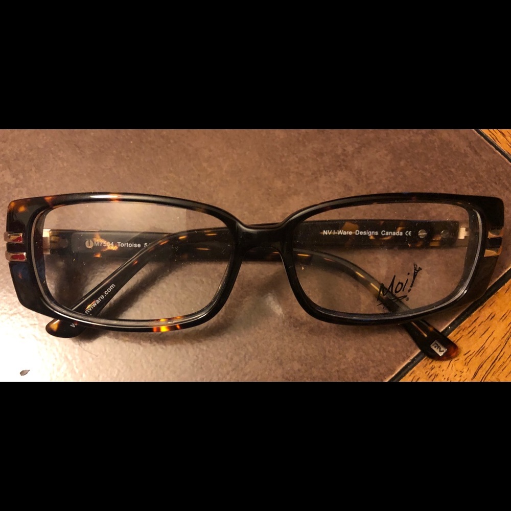 Designer eyewear by Moi